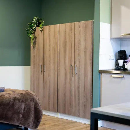 Short 3*